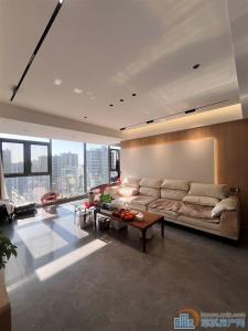 新城河泊蔚里，150平精装修265万