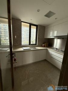 中海湖心半岛 精装未住125平方230万