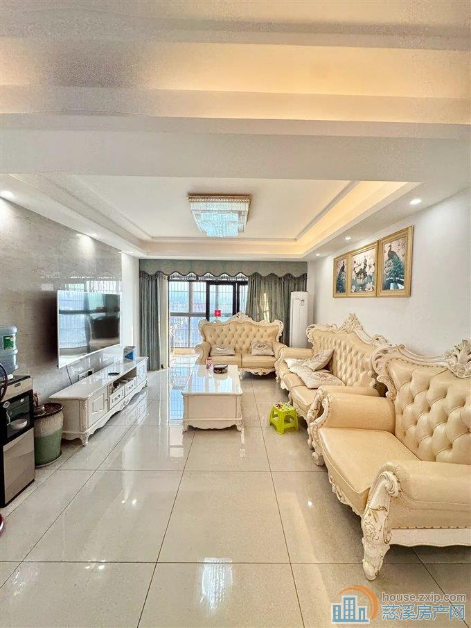 兴隆苑   电梯洋房带车位杂物间