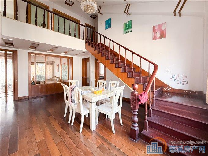 华泰苑 258平 152万 顶复 送阁楼