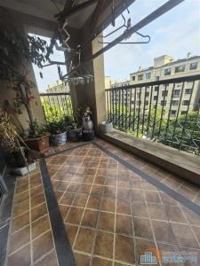 梵石花园160平138万精装送车位