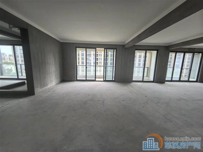 旦山府176平洋房黄金楼层380万带车位