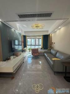 欢乐颂盛泰嘉苑116平边套全屋地暖精装