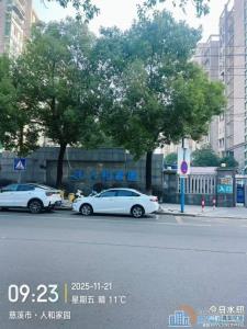 人和家园92平中间楼层3室精装101万