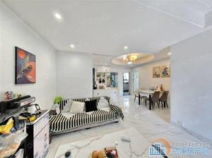 玲珑小区2楼99平三室送25平车库精装