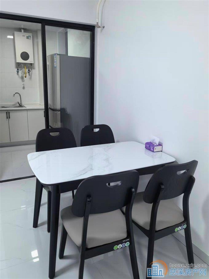 红星檀府116平精装三室二卫3800元