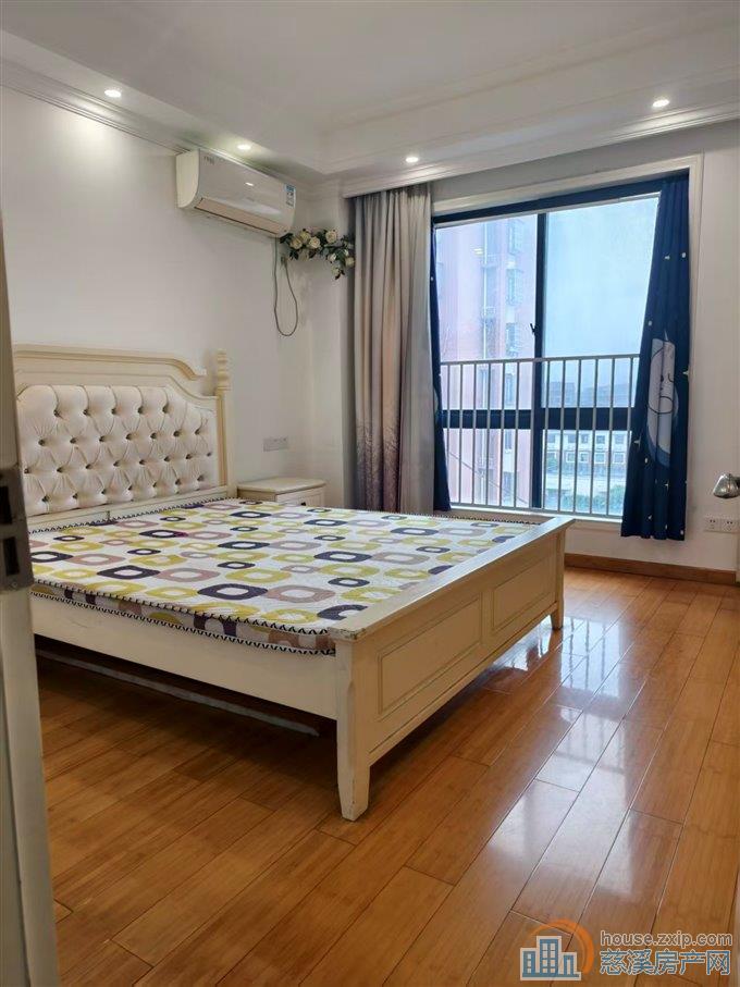 出售白彭小区兴隆苑洋房中间楼层精装带车位