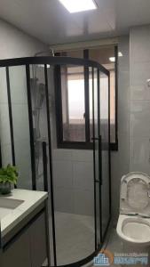 观湖佳苑电梯房90平精装2室128万