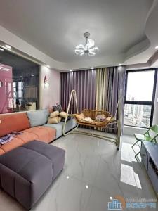 观湖佳苑高层90平两房精装车位储物间