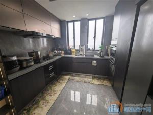 鸣北小区 豪装 黄金楼层 四小XQ 车位