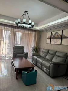 新潮塘南苑好楼层四间朝南车位储藏间精装