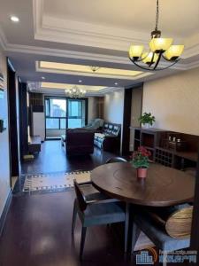 金地鸿悦143平带产权车位精装235万