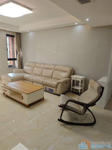 枫华富地126平精装三室二厅二卫168万