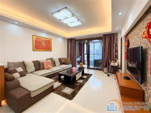 美域花苑 132平 182万 带车位