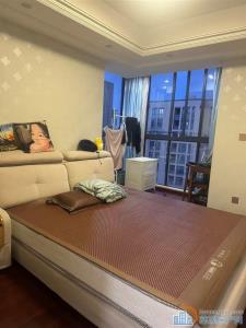 特价出售界牌新村138平 东边套带车位