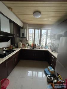 华泰苑161平方139万 带车库