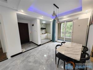 金仕华庭  三室   2600/月