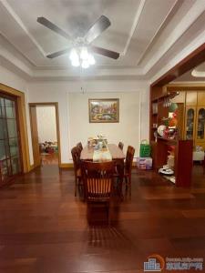 金东北苑 精装 保养好128平方 低楼层