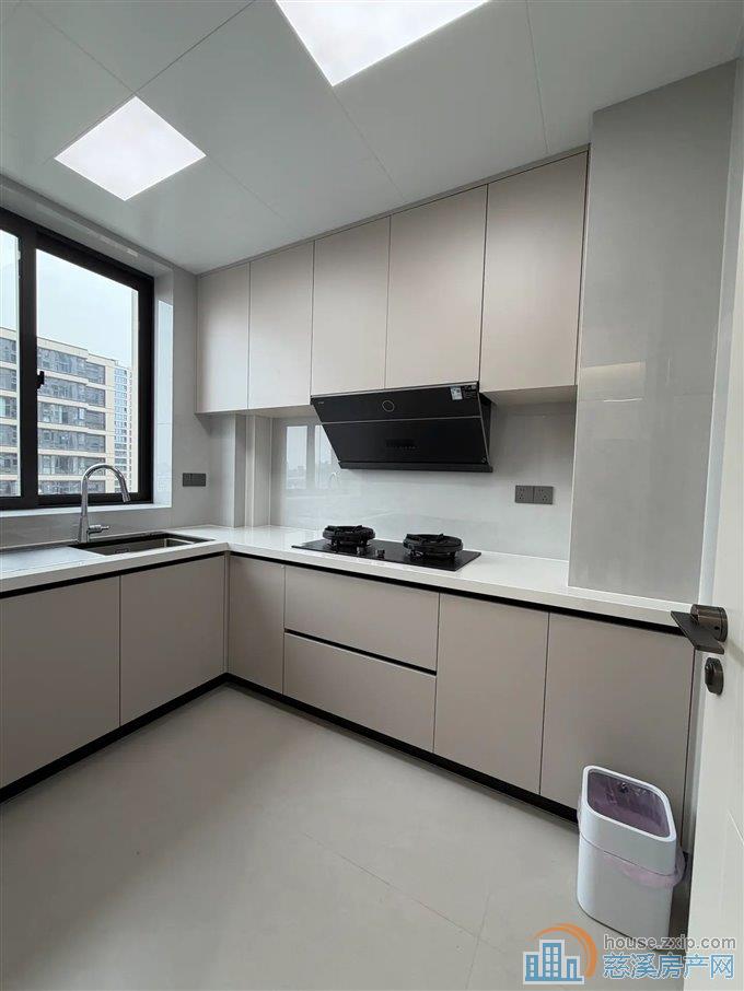 水映天成，161平方，全新装修