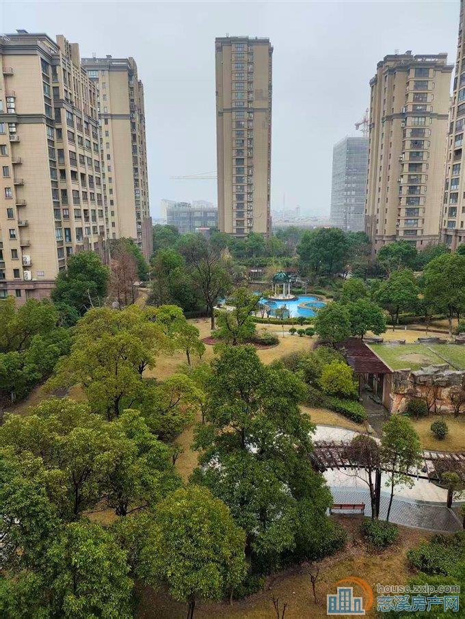 白金湾8号楼东边套中间楼层