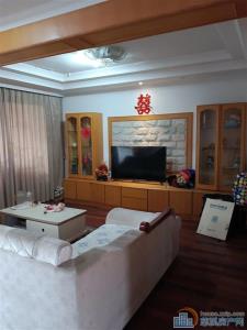 金东南苑136平97万送车库单价7千