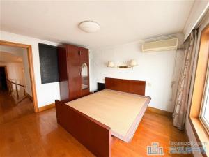 捡漏 白云公寓复老精装 大露台 车库一只