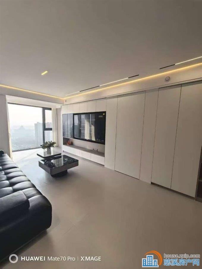 云逸里高层143平238万带两车位豪装