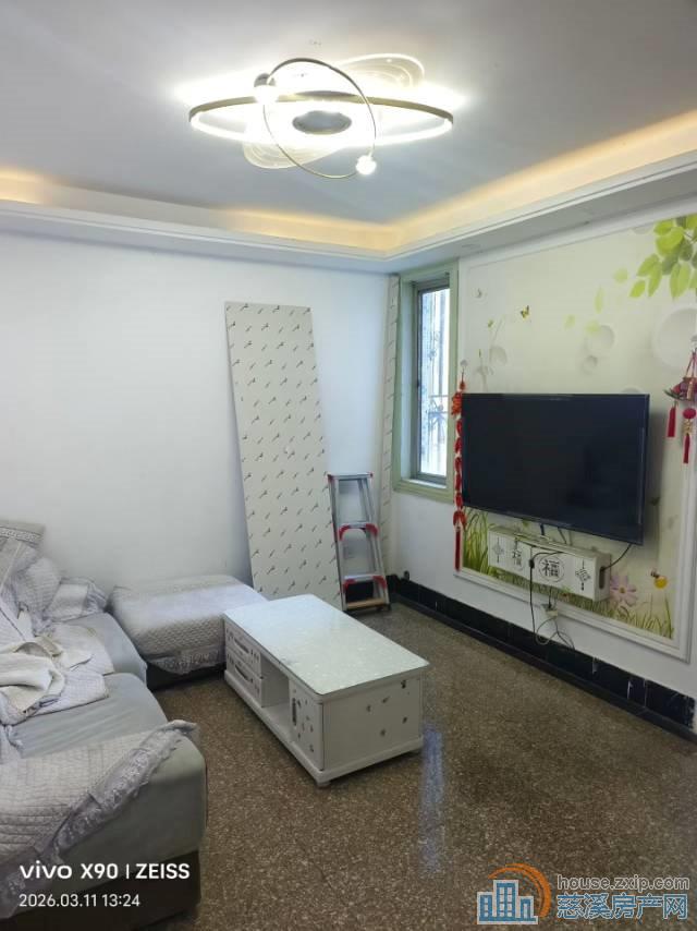 童家新村2楼79平架空层新精装63.8万