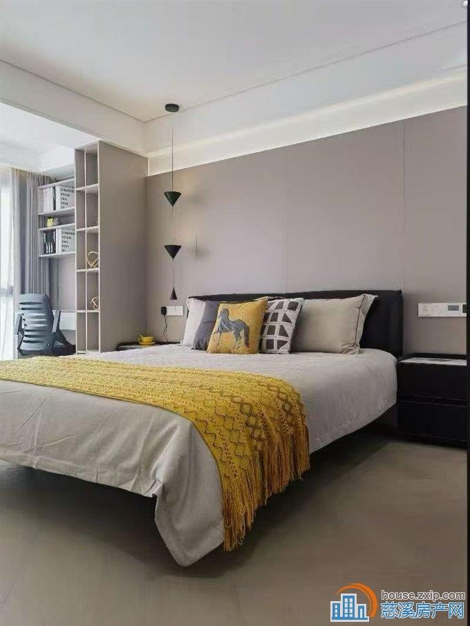 云逸里143平+双车位豪华装修直接钥匙在