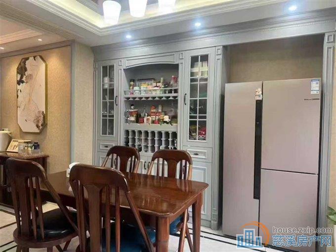 新潮塘南苑160平精装车位储182万