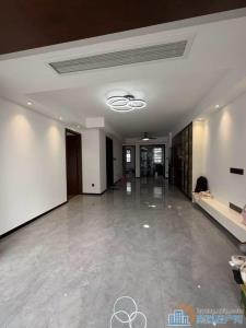 泊蔚里130平精装带车位好楼层满2年