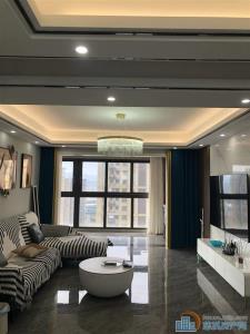 悦华府 豪装 满五唯一 带车位