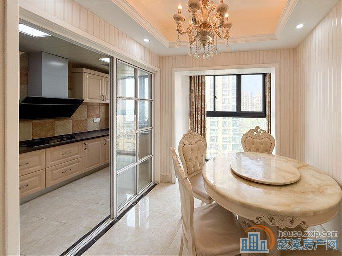 界牌新村 精装 带车位杂物间 好楼层