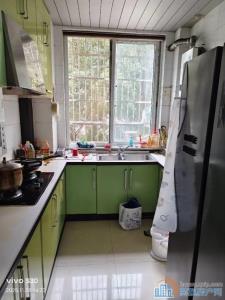 东兴苑南区3楼124平车库老装138万