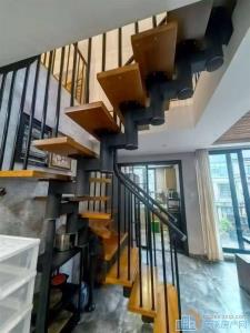 界牌新村洋房 4楼带阁楼 带车位