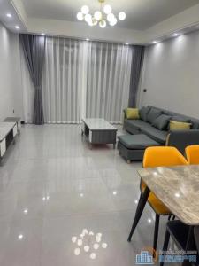 白彭小区二楼带大露台 2600元