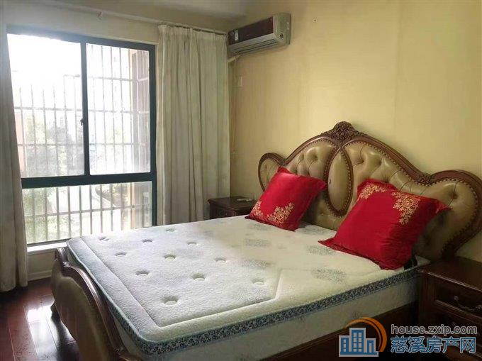 丽都苑精装三室二厅2800元/月