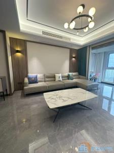 保利俯院江南中高层125平精装满2年