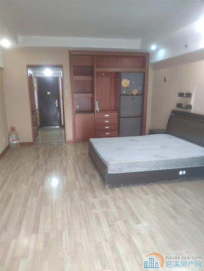 中央大厦南楼多套朝南1500元1600元