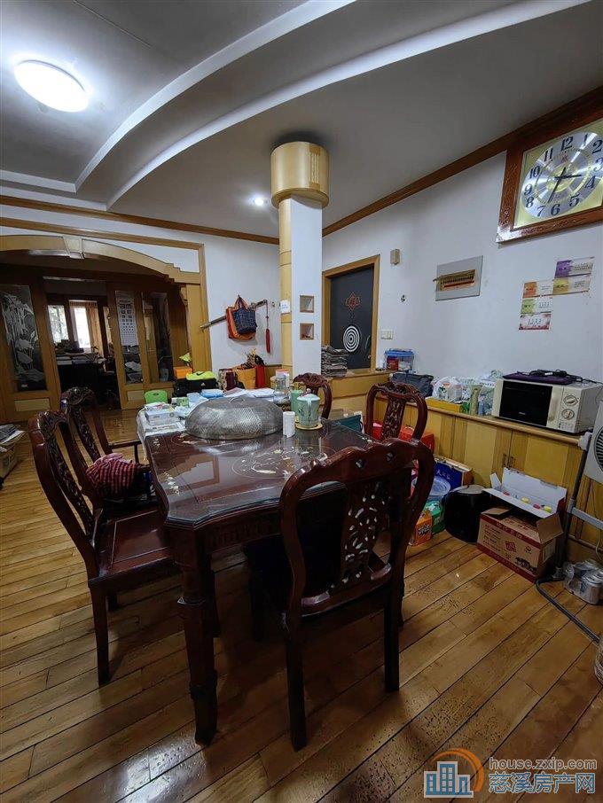 金东南苑163平142.8万中间楼层