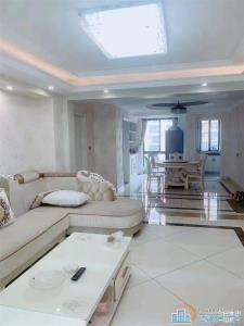 上笆篱精装修137平115万车位储藏间