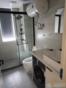 泊蔚里朝北一室2500/月