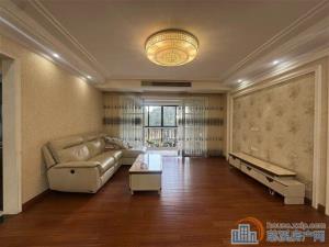 白金湾136平126.8万送车位保养好