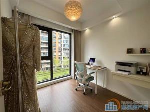 蔚蓝云图85平三室豪装满2年112.8万