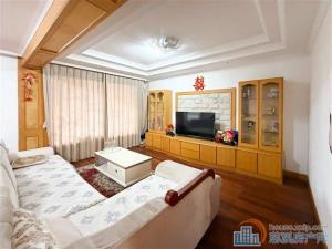 金东南苑136平93.8万送车库单价7千