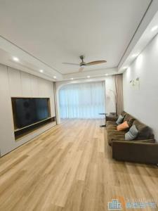 珑玥府112平中间层精3室2厅2卫可读书