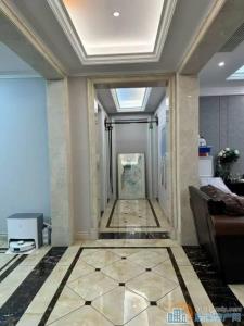 凯旋门177平中上层东边套豪装4房带车位