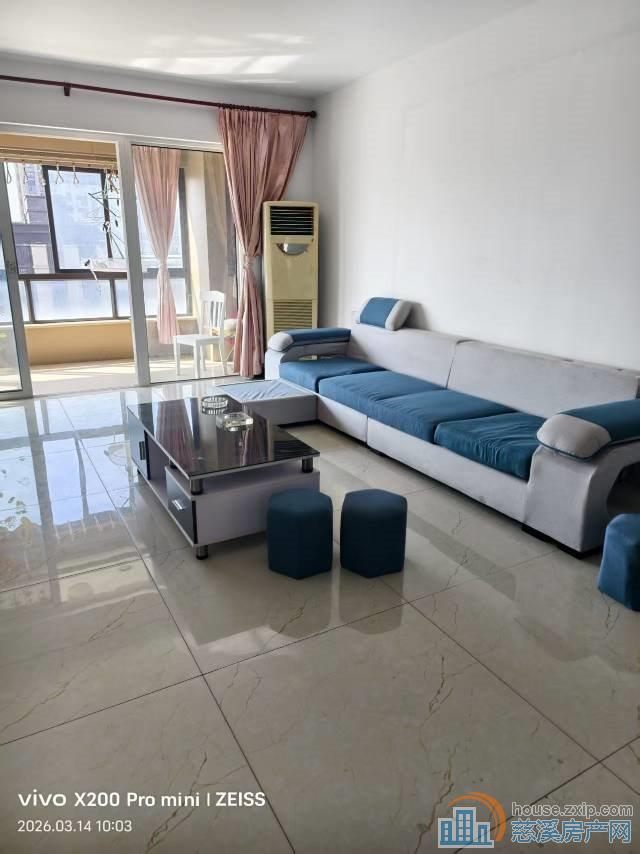 金仕华庭 精装三室 月租金3800带车位