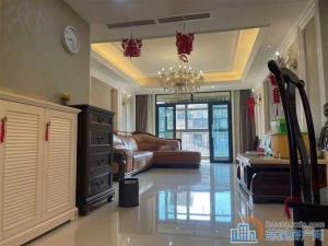 金色港湾 洋房四房 急售 全天采光 急售