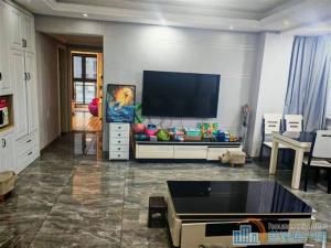 慈吉旁边鸿都大厦110平138万